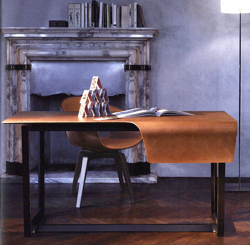 Купить Письменный стол FRED 5541701 Poltrona Frau в магазине итальянской мебели Irice home